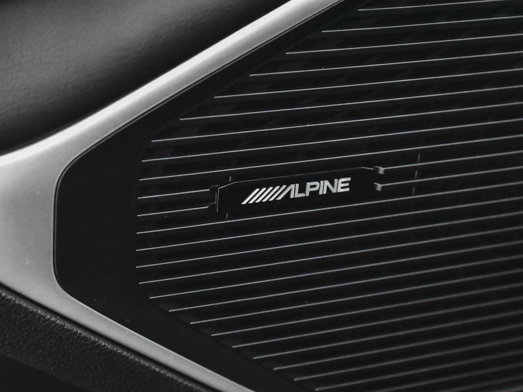 Used 2025 Jeep Wagoneer 4WD image 9