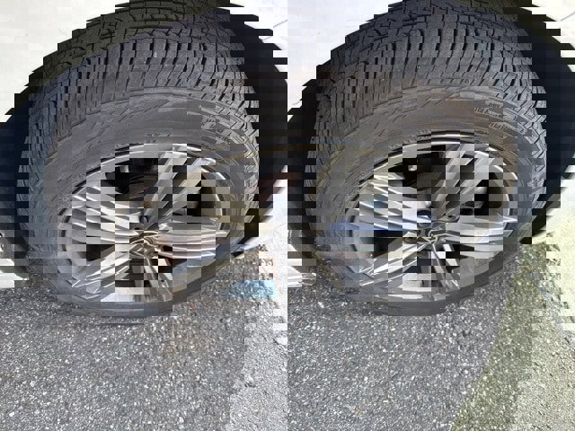 Certified 2023 Volkswagen Jetta SE w/ Panoramic Sunroof Package image 14