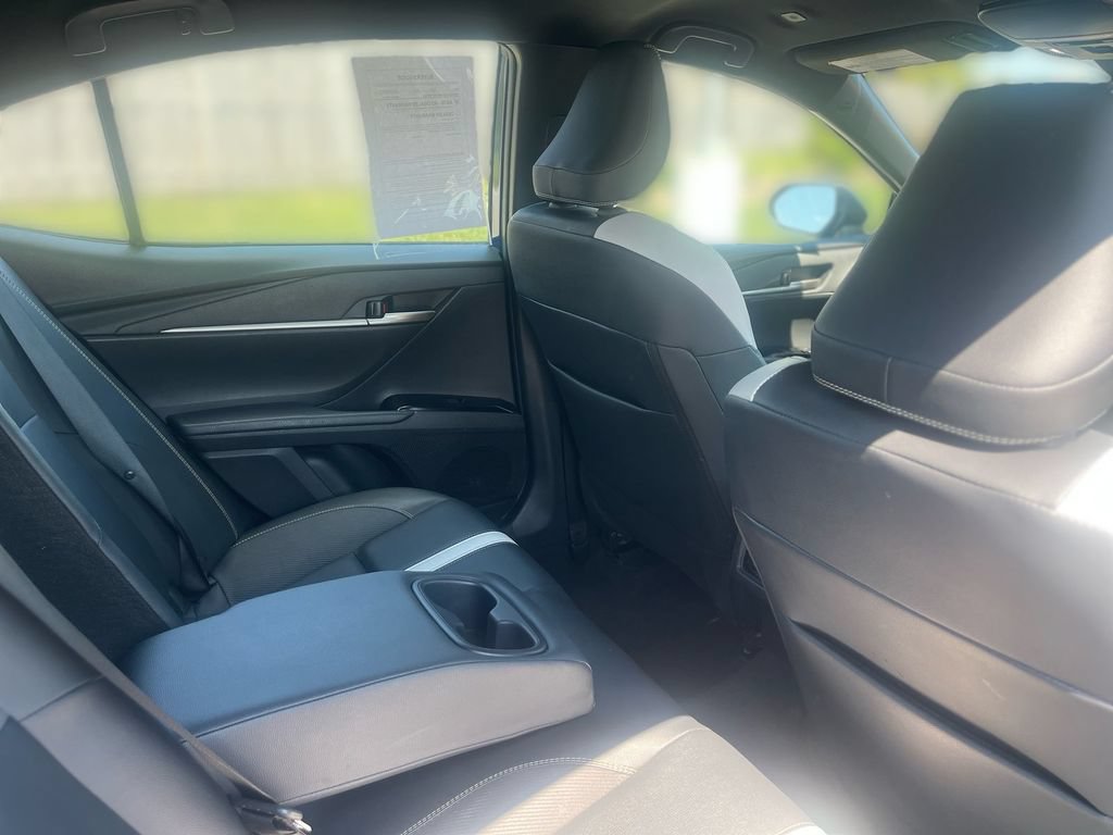 Used 2025 Toyota Camry SE FWD image 27