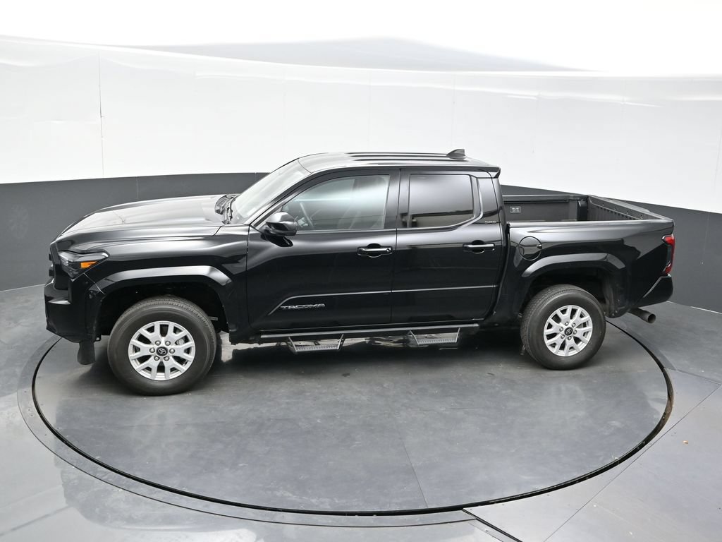 Used 2025 Toyota Tacoma SR5 AWD/4WD image 28