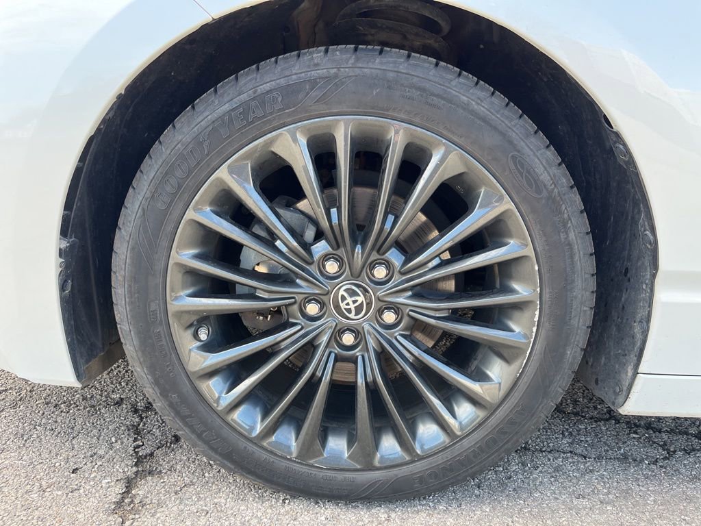 Used 2019 Toyota Avalon XSE w/ All Weather Liner Package image 15