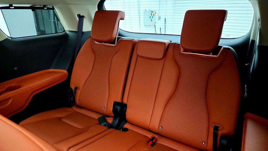 Used 2024 Kia Carnival SX Prestige FWD image 23