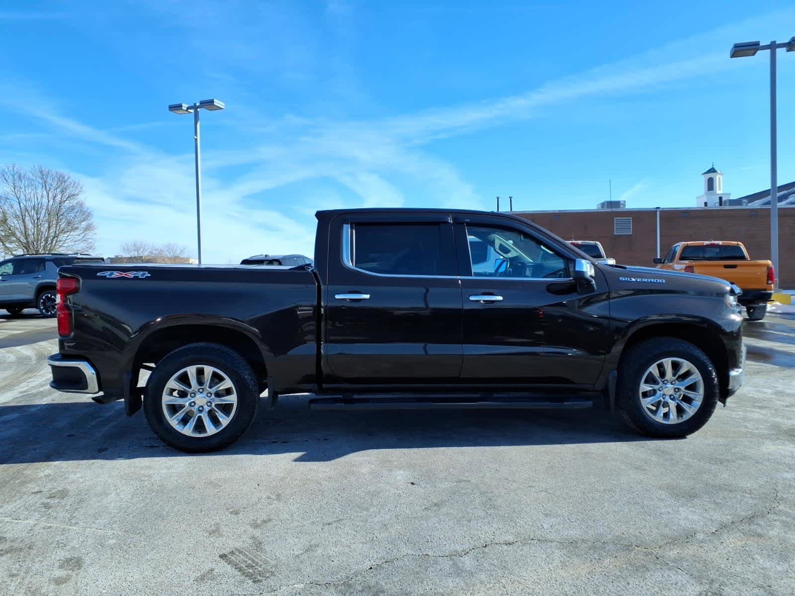 Used 2020 Chevrolet Silverado 1500 LTZ w/ LTZ Premium Package AWD/4WD image 7