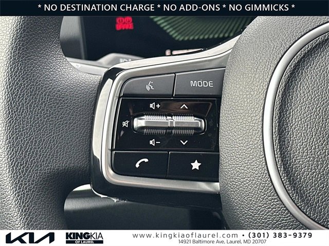 Used 2025 Kia Sorento LX image 10