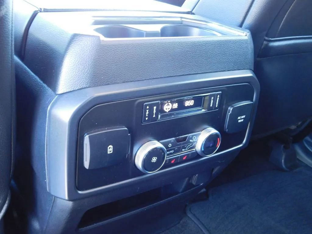 Used 2021 Ford Expedition Limited image 14