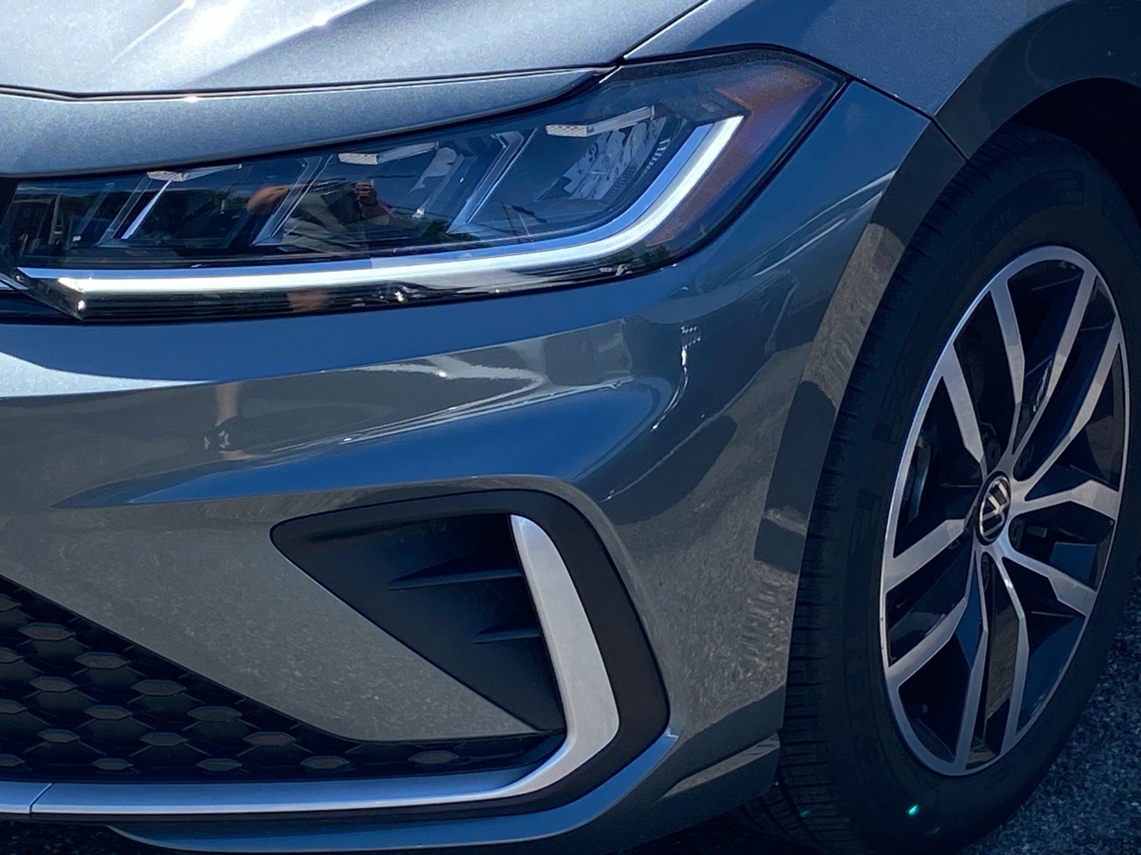 Certified 2025 Volkswagen Jetta SE FWD image 5