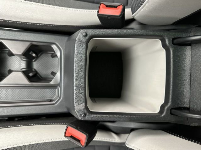 Used 2025 Volkswagen Taos SE image 21