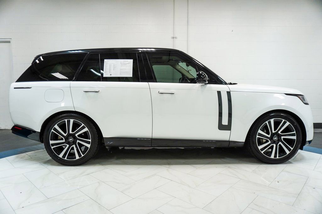 Used 2023 Land Rover Range Rover SE image 9