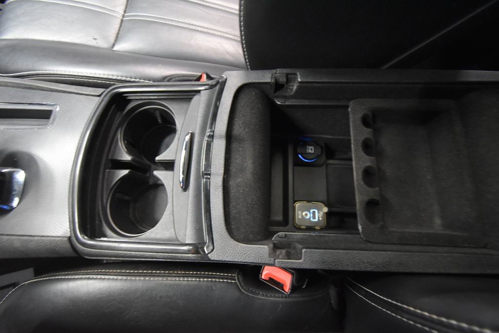 Used 2013 Chrysler 300 S image 17