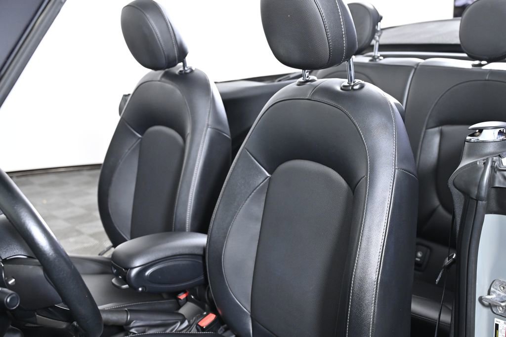 Used 2017 MINI Cooper Convertible image 23