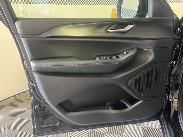 New 2025 Jeep Grand Cherokee Altitude image 23