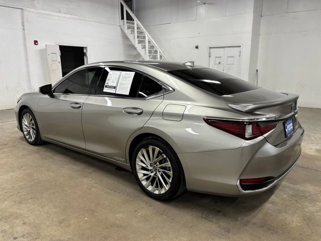 Used 2021 Lexus ES 300h Ultra Luxury w/ Accessory Package 2 FWD image 5