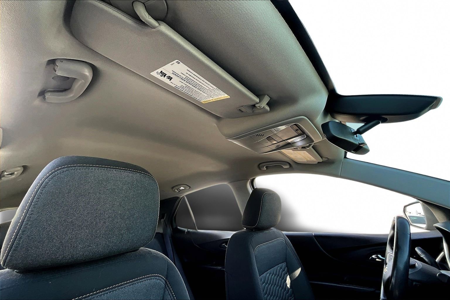 Used 2019 Chevrolet Equinox LT w/ Lights and Bright Package image 29