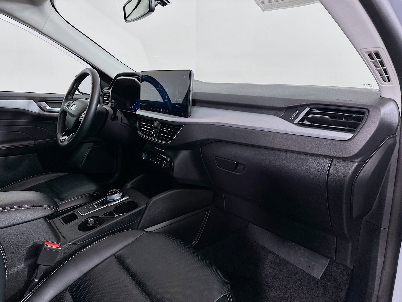 Used 2025 Ford Escape Platinum image 30