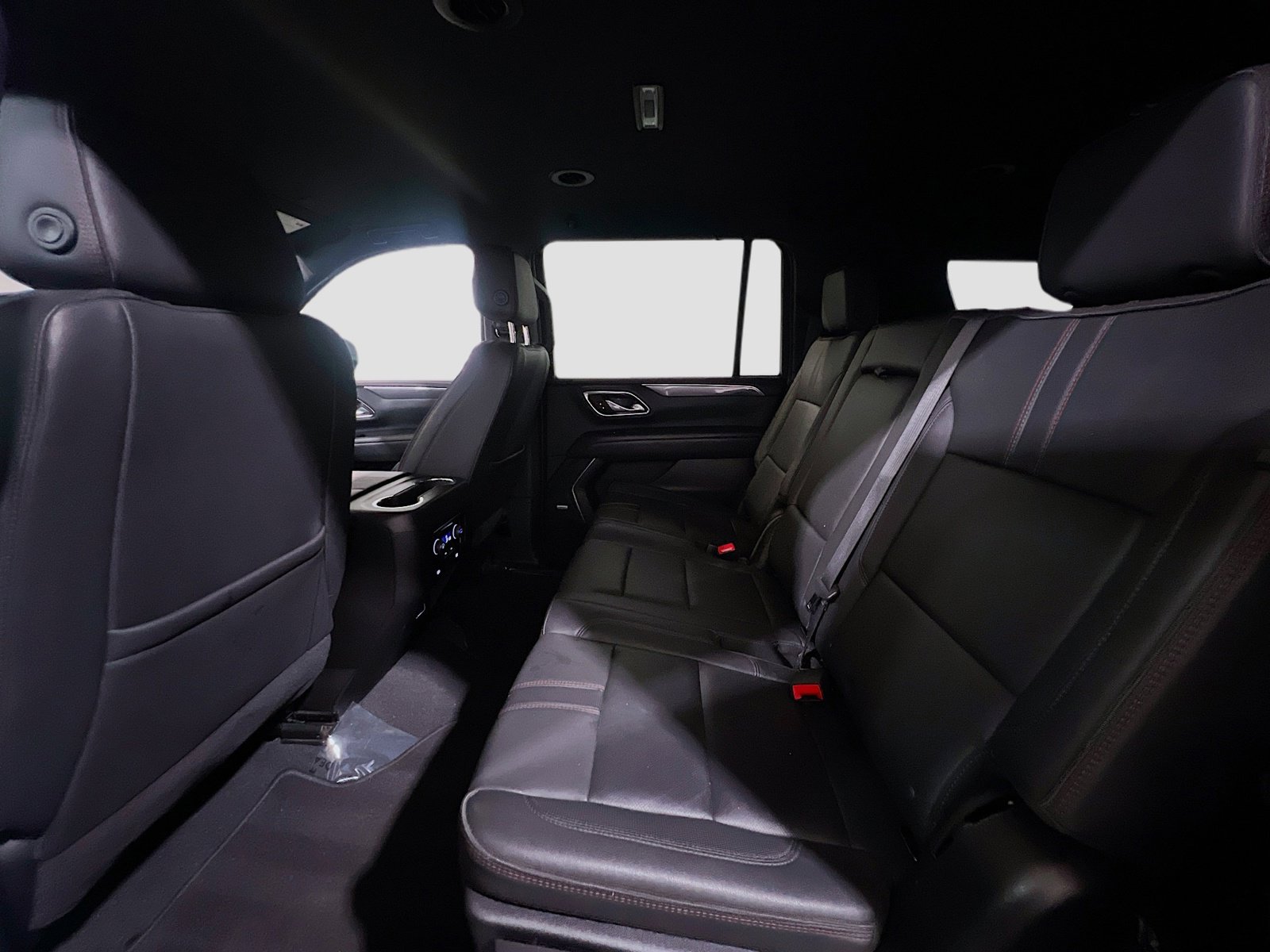 Used 2024 Chevrolet Suburban RST RWD image 17