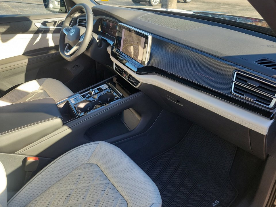 Certified 2025 Volkswagen Atlas Cross Sport SEL Premium R-Line image 32