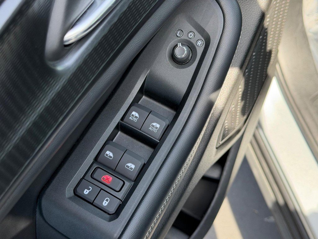 Used 2024 Jeep Grand Cherokee L Altitude image 24