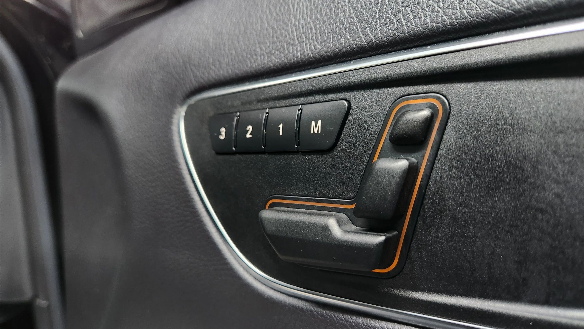 Used 2015 Mercedes-Benz GLA 250 4MATIC image 15