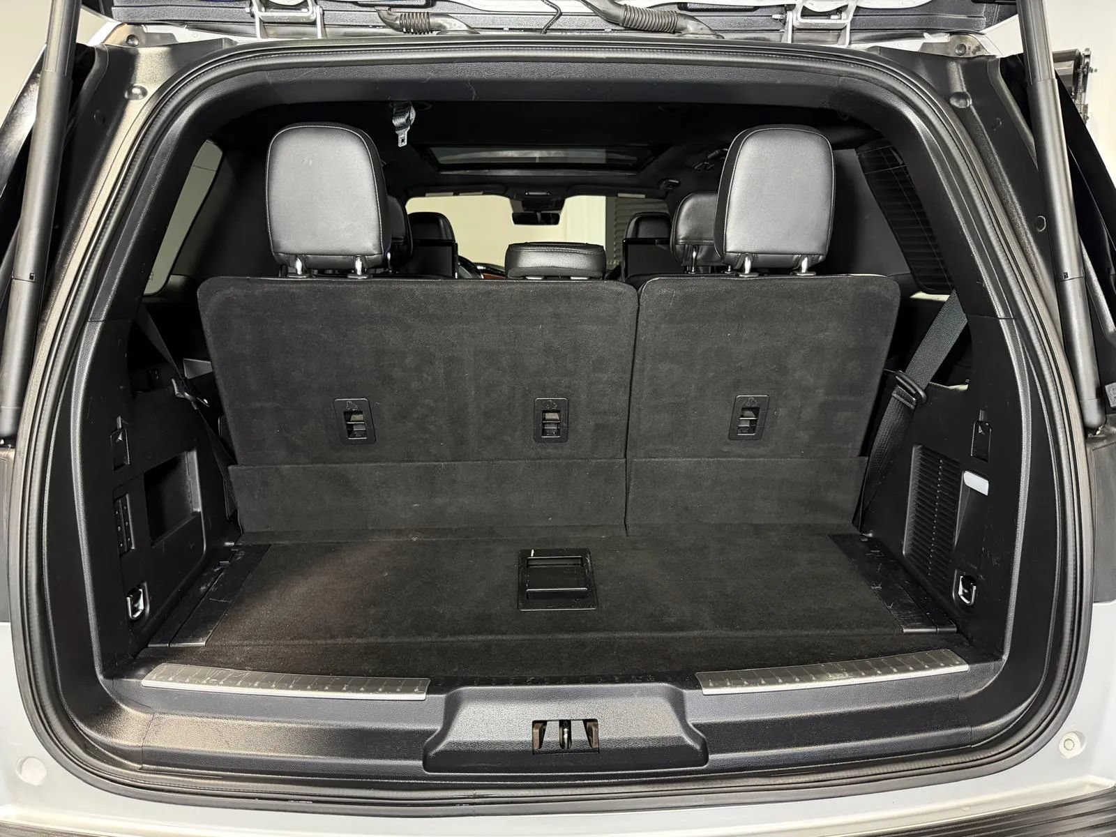 Used 2018 Lincoln Navigator Reserve w/ Technology Package AWD/4WD image 13