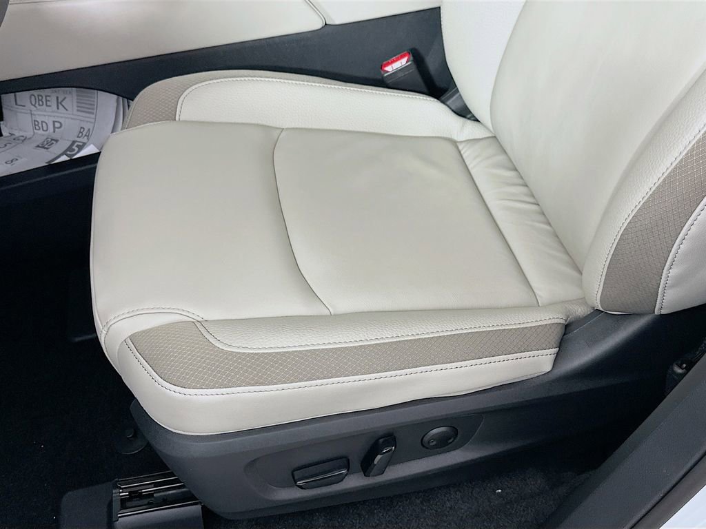 New 2025 Nissan Pathfinder SL w/ Black Appearance Package image 27