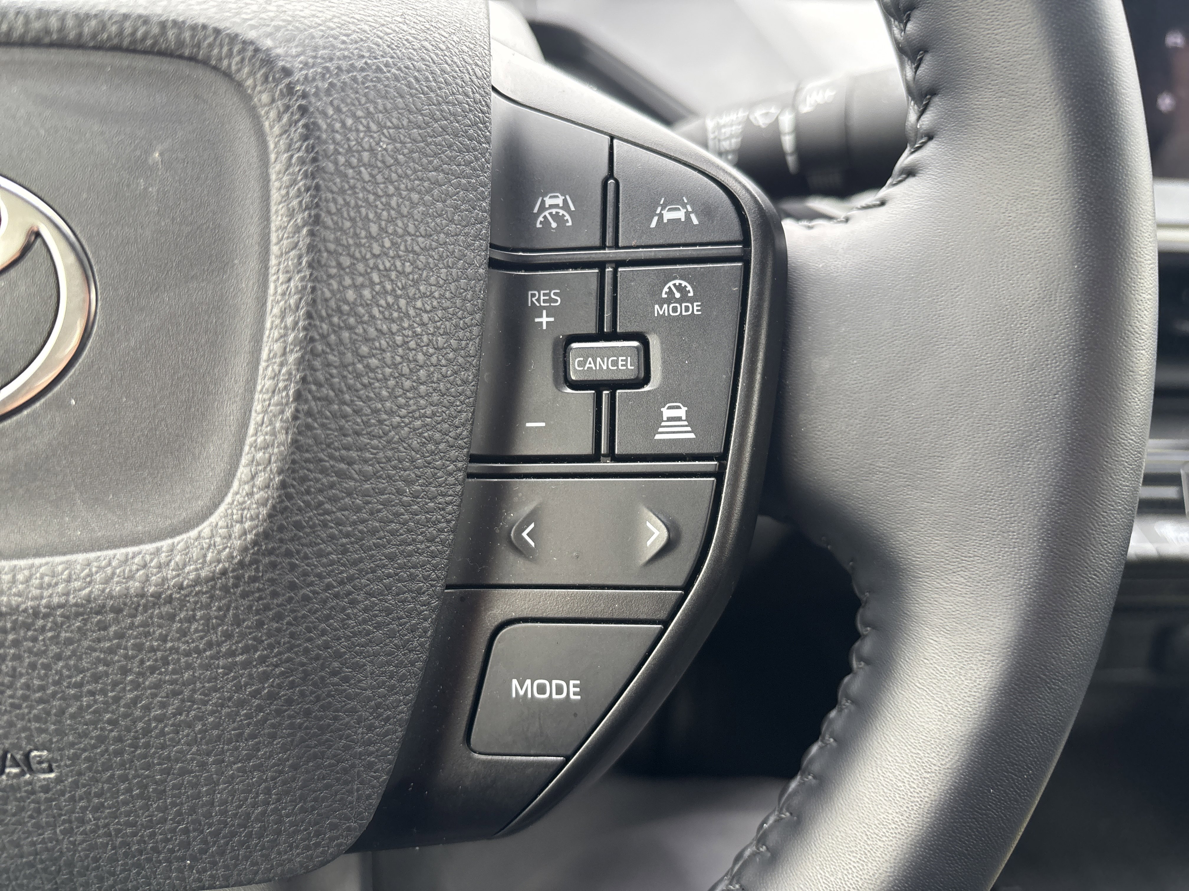 Used 2024 Toyota Prius LE image 20