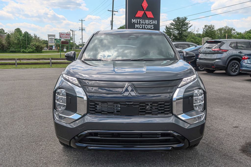 New 2026 Mitsubishi Outlander LE AWD/4WD image 6