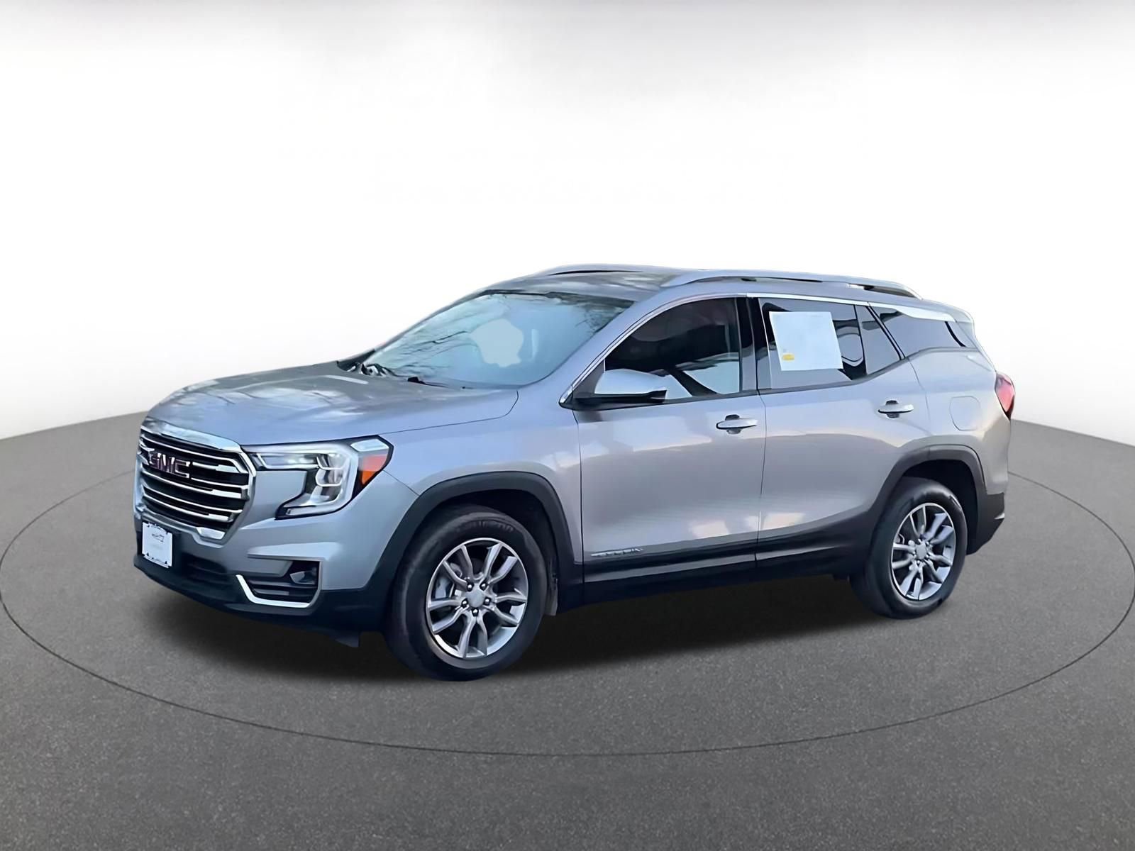 Used 2024 GMC Terrain SLT image 8