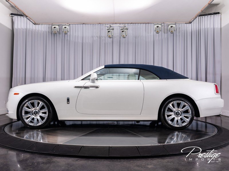 Used 2016 Rolls-Royce Dawn image 9