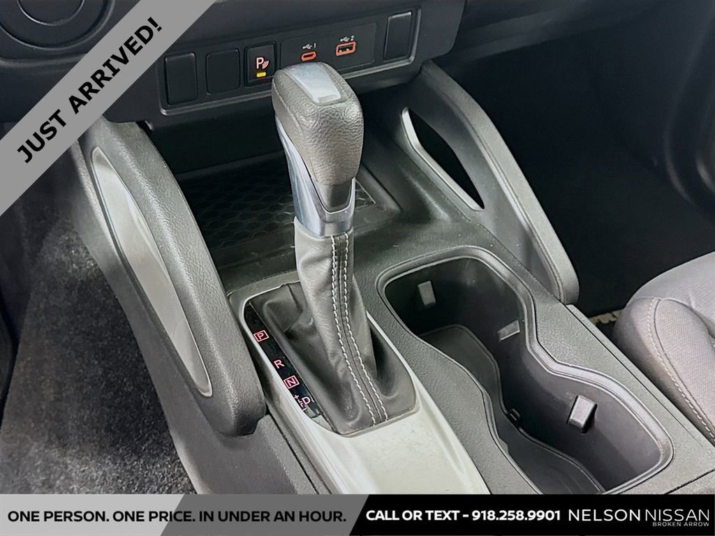 Used 2024 Nissan Frontier SV w/ Technology Package image 16