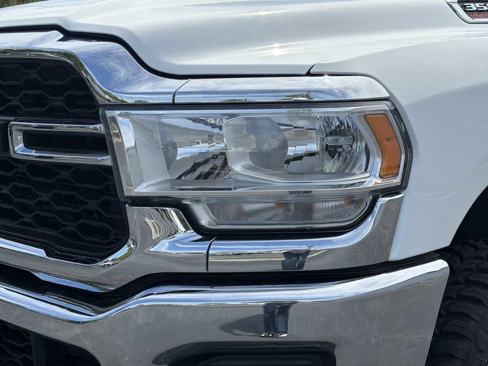 Used 2022 RAM 3500 Tradesman w/ Chrome Appearance Group RWD image 30