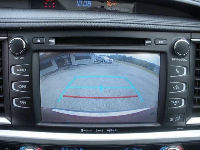 Used 2018 Toyota Highlander SE AWD/4WD image 16