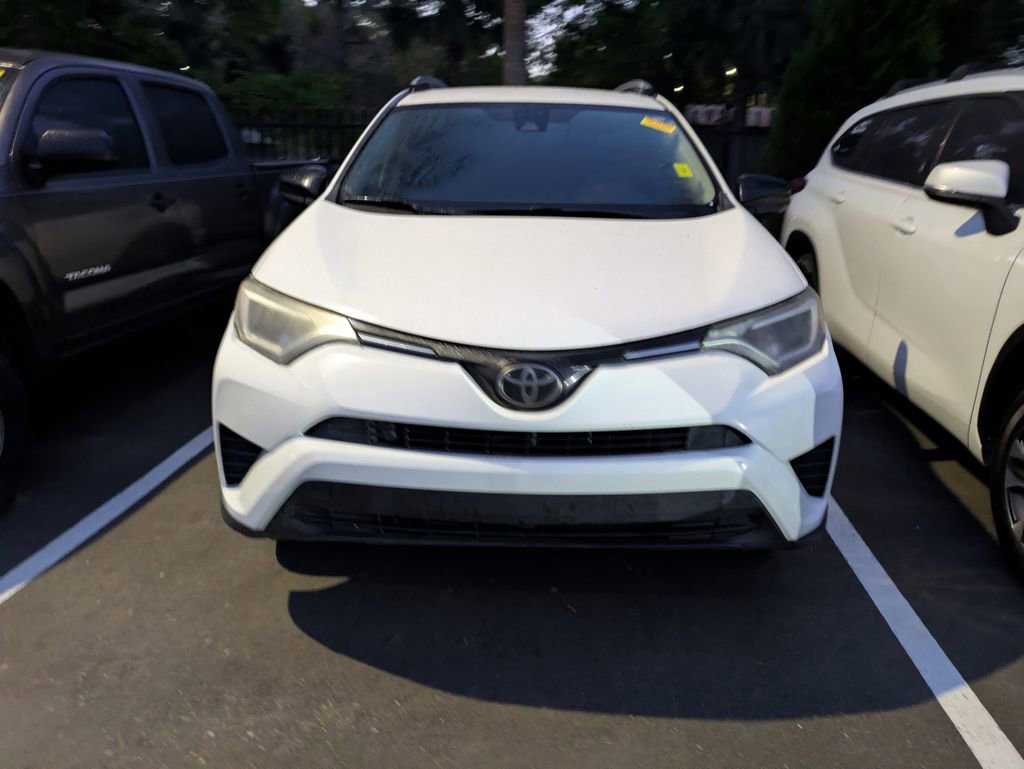 Used 2018 Toyota RAV4 LE image 2