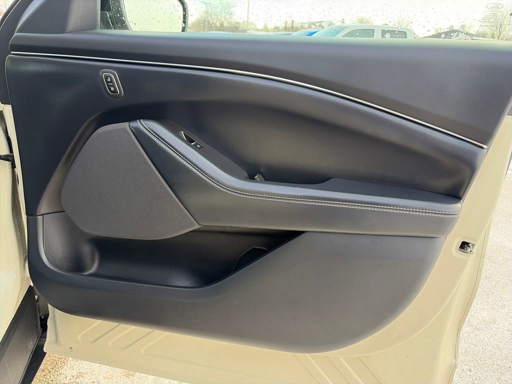 Used 2025 Ford Mustang Mach-E Select image 10