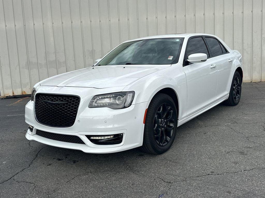 Used 2023 Chrysler 300 Touring L w/ Popular Equipment Group image 2
