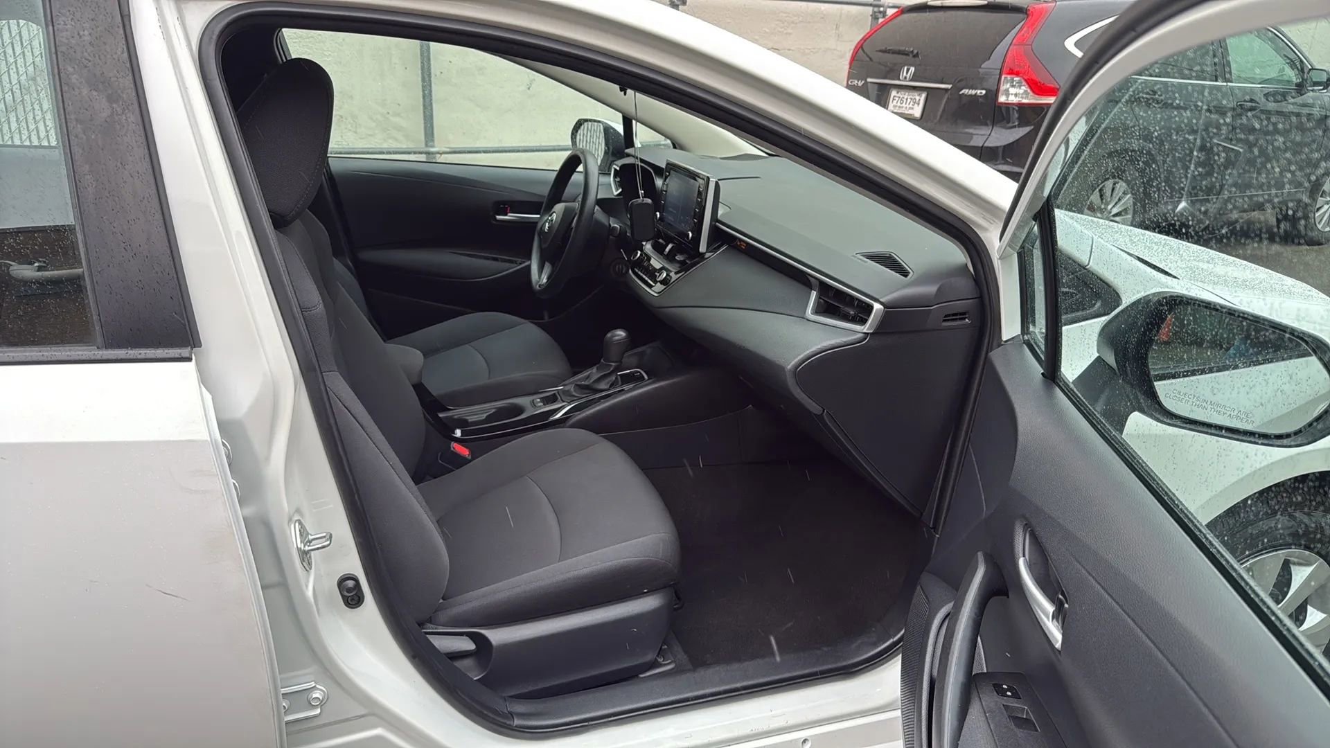 Used 2021 Toyota Corolla LE image 24