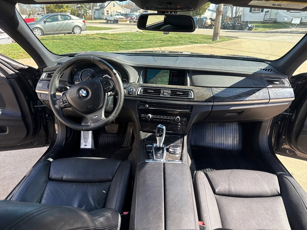 Used 2014 BMW 740Li xDrive image 9