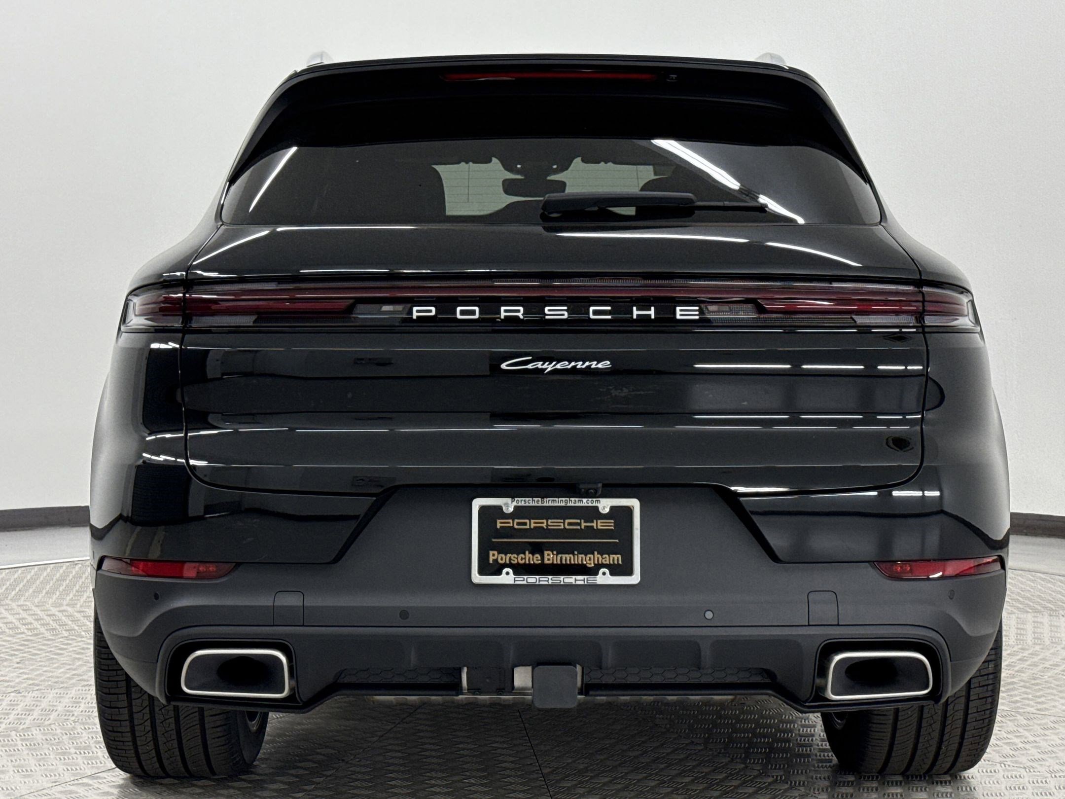 Used 2025 Porsche Cayenne image 10