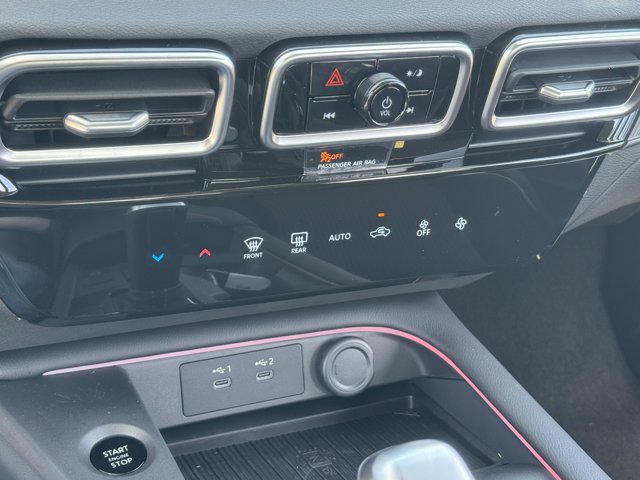 New 2026 Nissan Sentra SR w/ Floor Mat Package FWD image 9