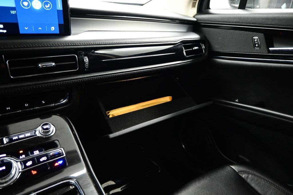 Used 2023 Lincoln Nautilus FWD w/ Premium Package image 27