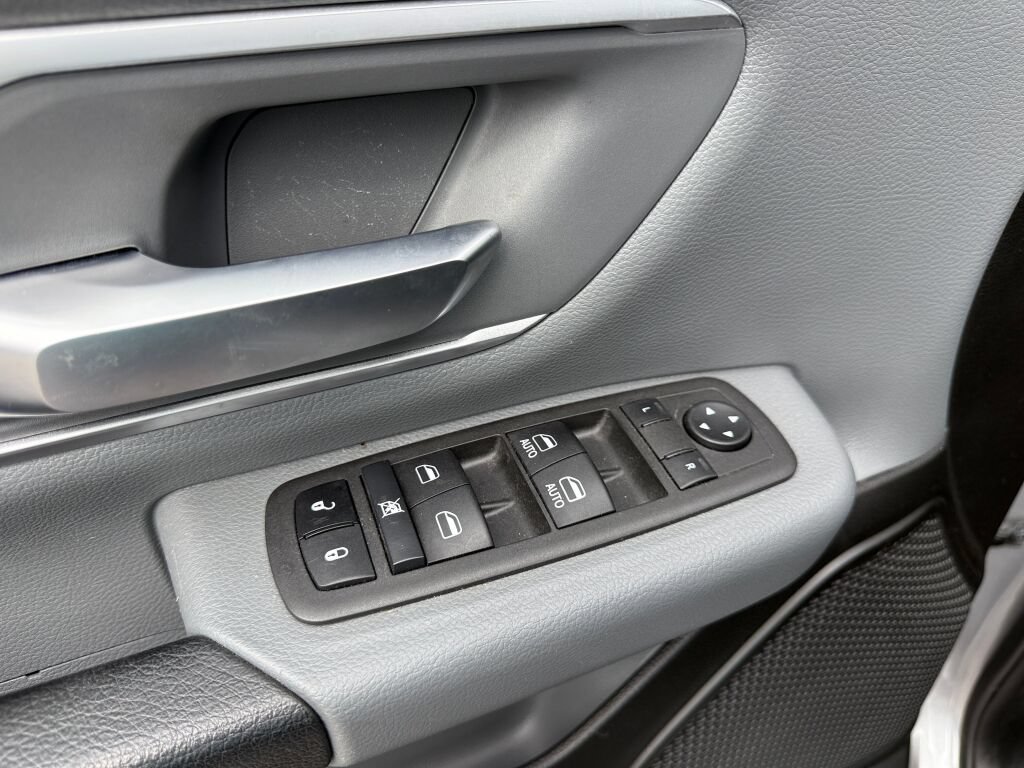 Used 2022 RAM 1500 Big Horn AWD/4WD image 18