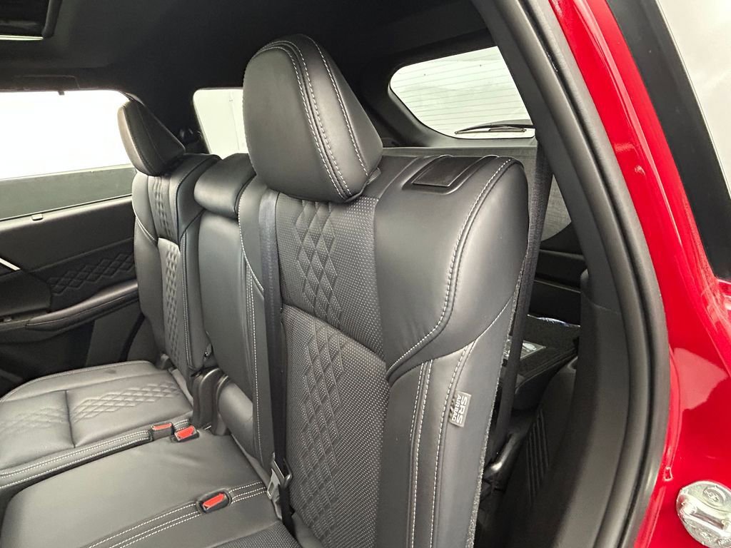 New 2025 Mitsubishi Outlander SEL Black Edition image 32