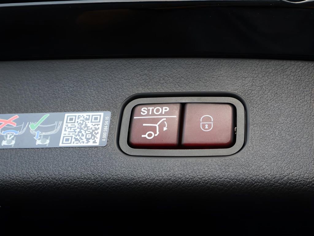 Certified 2025 Mercedes-Benz GLC 300 4MATIC image 18