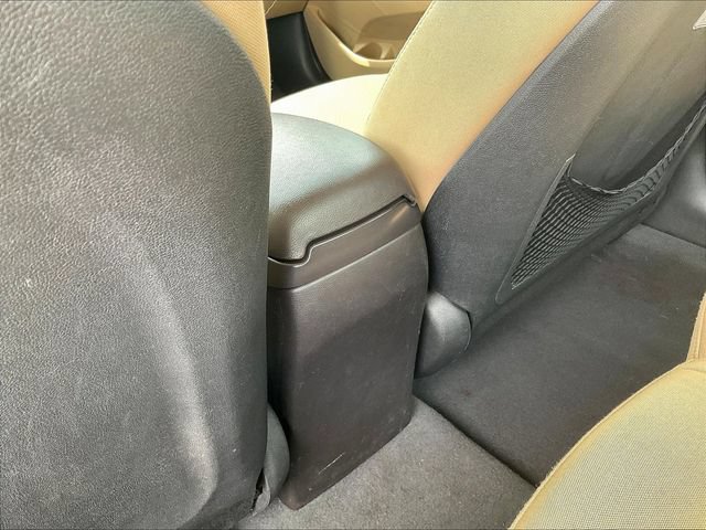 Used 2013 Hyundai Elantra GLS w/ Preferred Pkg FWD image 12
