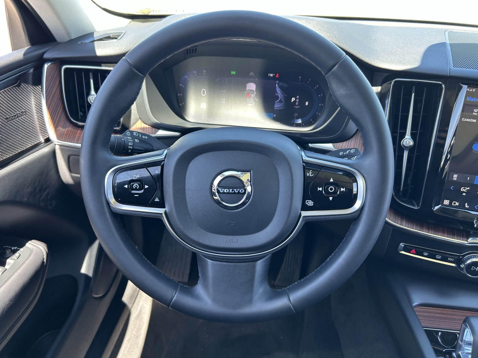Used 2023 Volvo XC60 B5 Plus w/ Protection Package AWD/4WD image 23