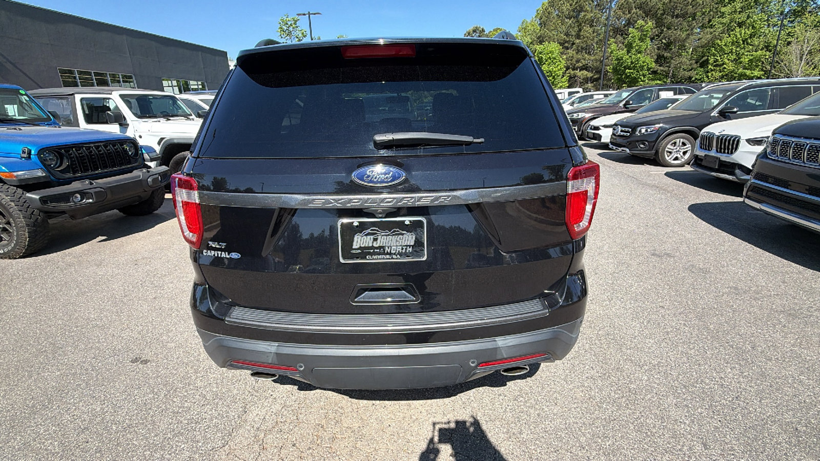 Used 2019 Ford Explorer XLT w/ Equipment Group 202A image 9