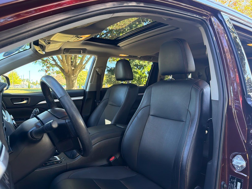 Used 2019 Toyota Highlander XLE AWD/4WD image 21