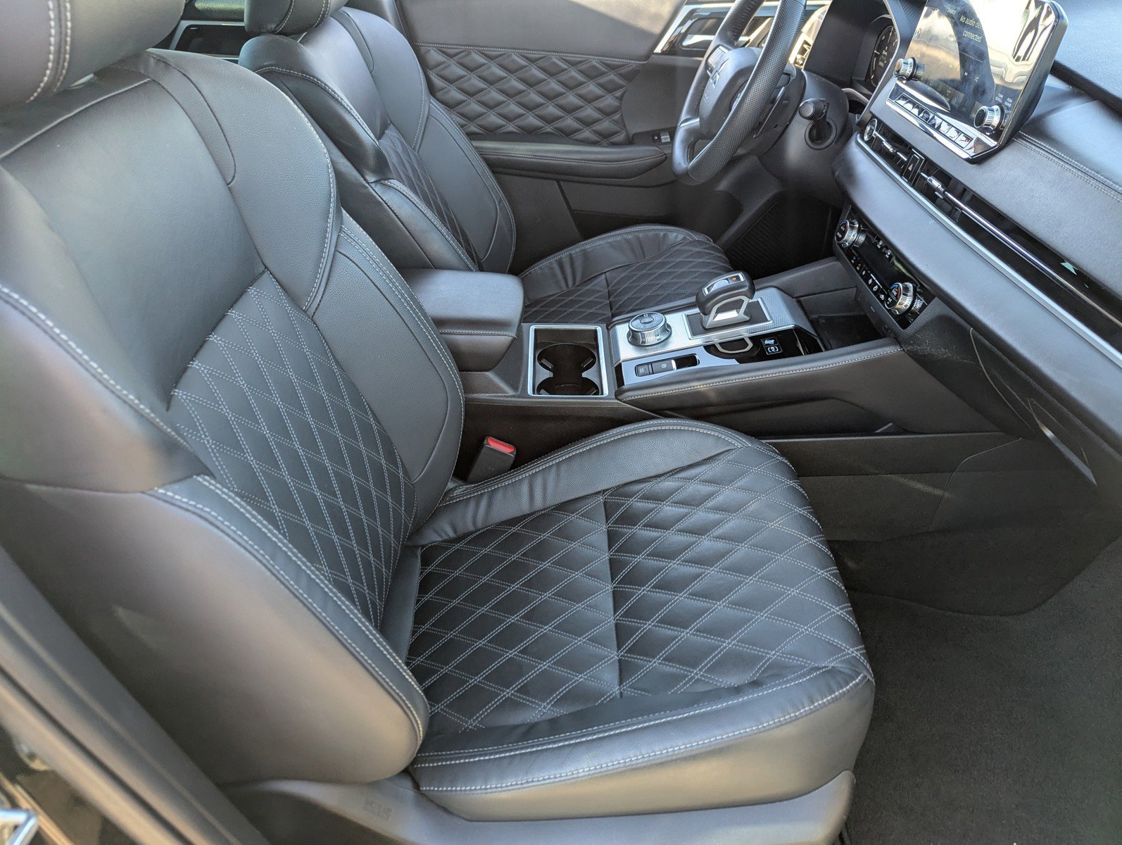 Used 2023 Mitsubishi Outlander SEL image 13