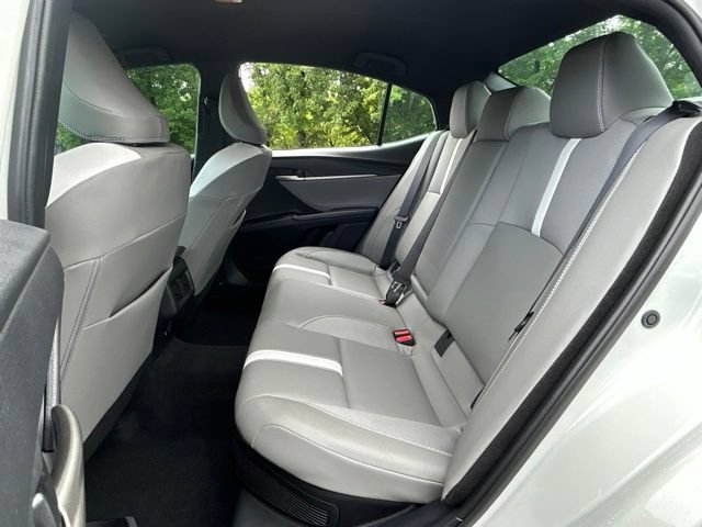 Used 2025 Toyota Camry SE AWD/4WD image 36