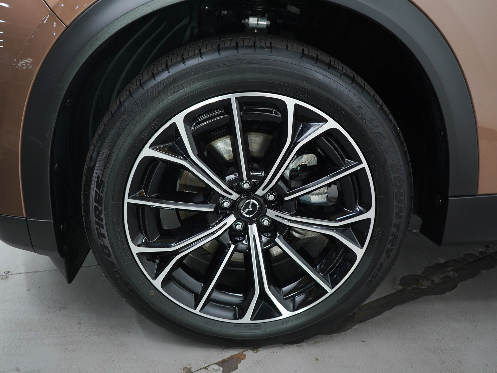 Certified 2025 MAZDA CX-70 Plug-In Hybrid w/ Premium Pkg image 30