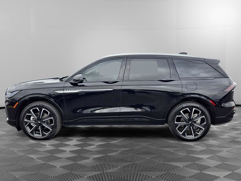 Used 2026 Lincoln Nautilus Reserve AWD/4WD image 4